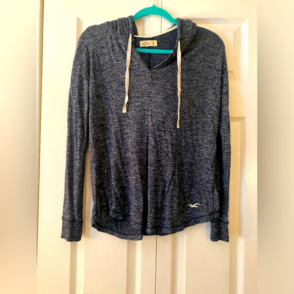 💙Never Worn! Light Weight- Hollister Blue V-neck Hoodie- Women’s Size Small💙